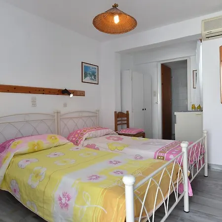 Hassouri Vasso Guest house Naousa (Paros)