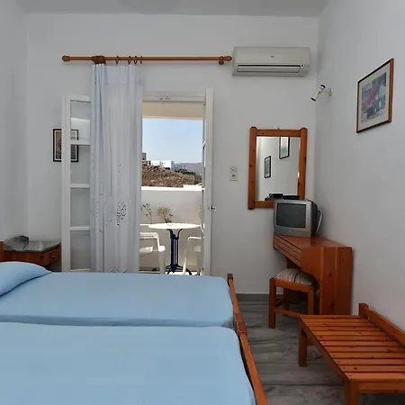 Hassouri Vasso Naousa (Paros)